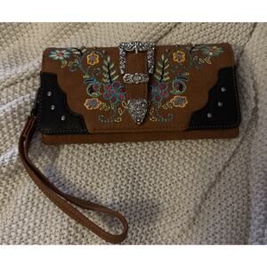 Montana West Wallet Western Women's Embroidered Floral Wristlet Concho NEW NWT
